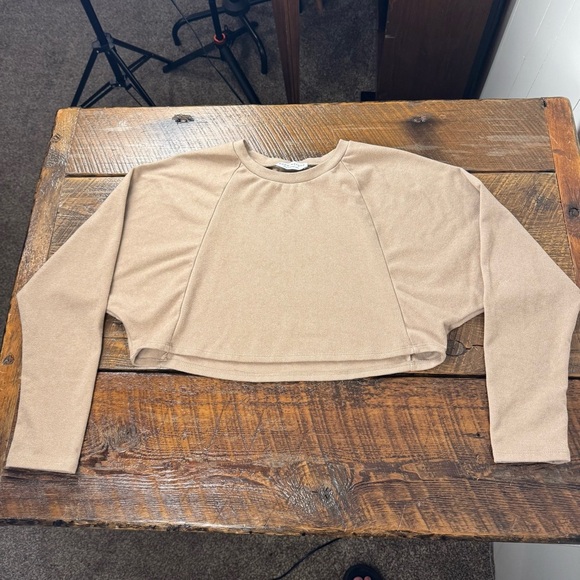 Paper Crane Women’s Beige Long Sleeve Crop Top Stretch Pullover Anthropologie S - Picture 4 of 8
